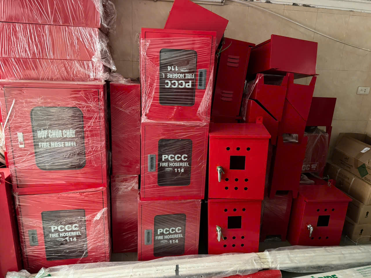 Tủ đựng bình PCCC – Giải pháp bảo vệ thiết bị chữa cháy an toàn tại Bảo Hộ Lao Động Phục Hưng